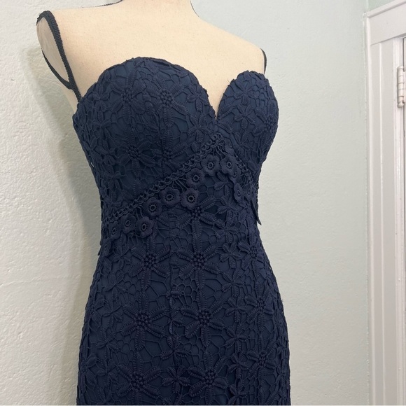 Bariano Australia navy blue lace strapless maxi dress small - Picture 2 of 3